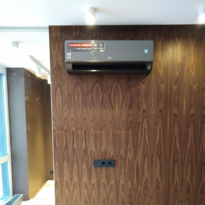 Кондиціонер LG ARTCOOL Mirror Inverter AC12BQ