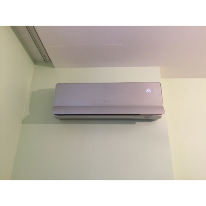 Кондиціонер Gree U-Crown DC inverter R32 GWH18UC-K6DNA4A