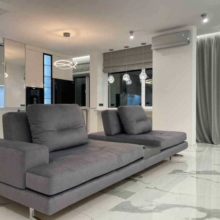 Кондиціонер Gree U-Crown DC inverter R32 GWH12UB-K6DNA4A